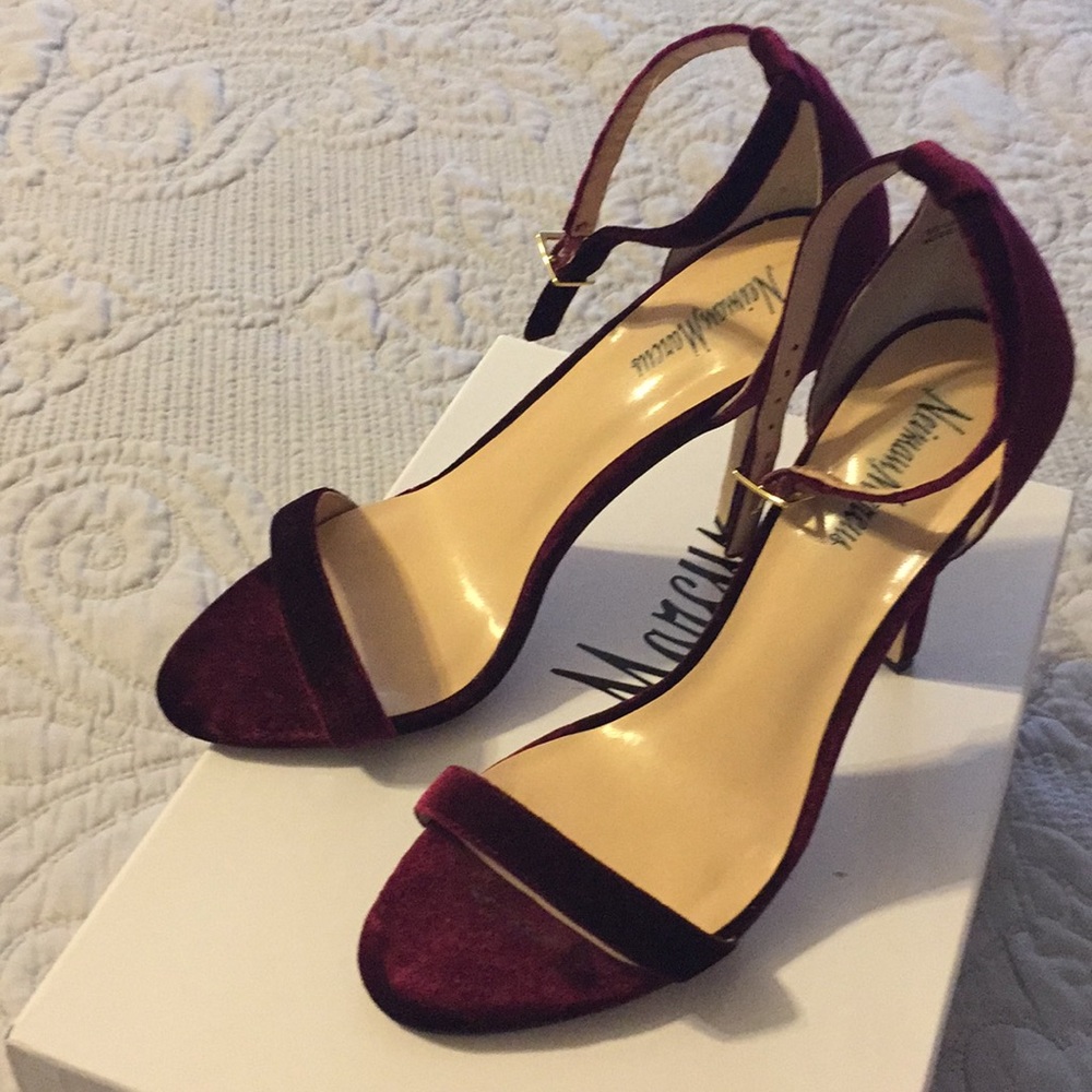 Burgundy/purple velvet sandals